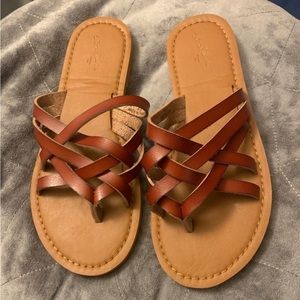 Universal Thread Sandals